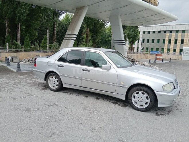 Mercedes C 200-2