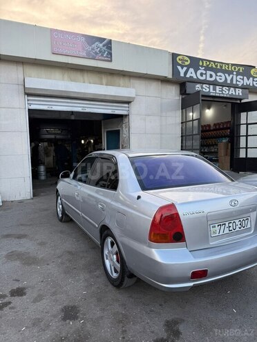 Hyundai Accent-5