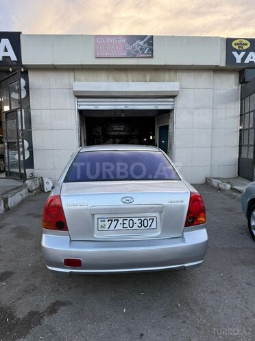 Hyundai Accent-6