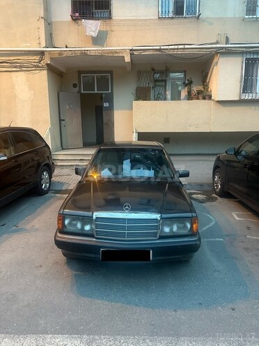 Mercedes 190-1