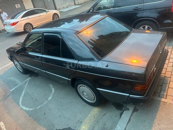 Mercedes 190-5