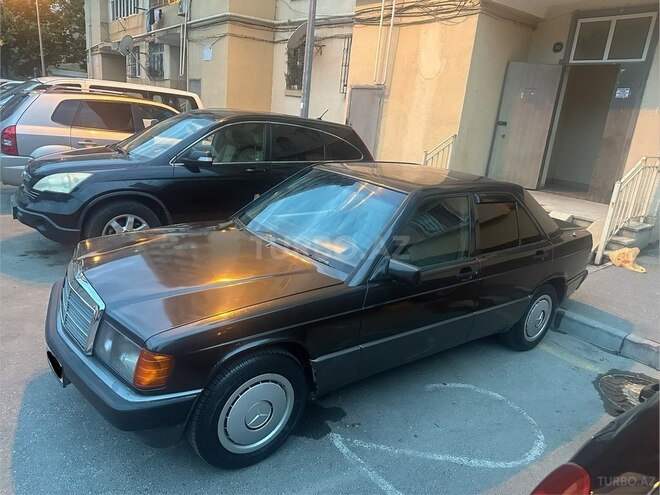Mercedes 190-2