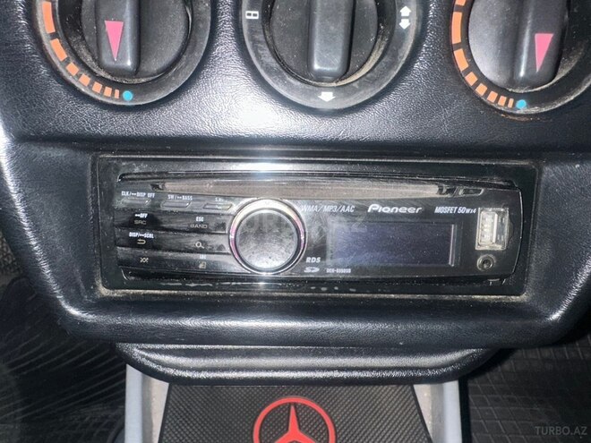 Mercedes 190-18