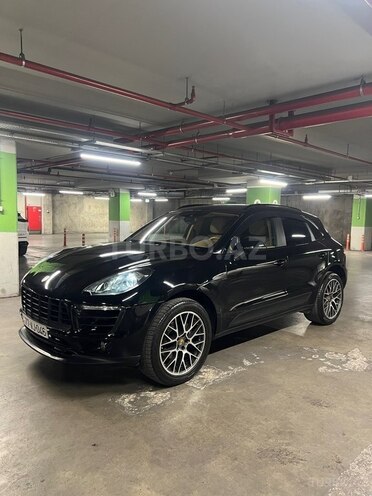 Porsche Macan-5