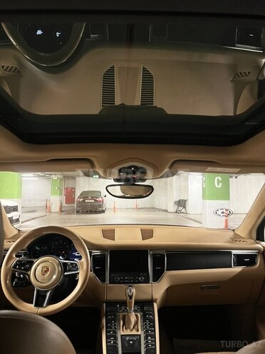 Porsche Macan-15