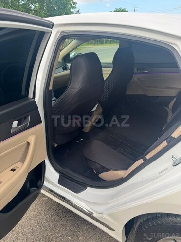 Hyundai Sonata-8