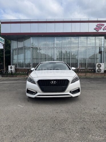 Hyundai Sonata-1
