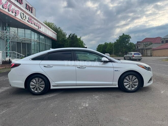 Hyundai Sonata-3