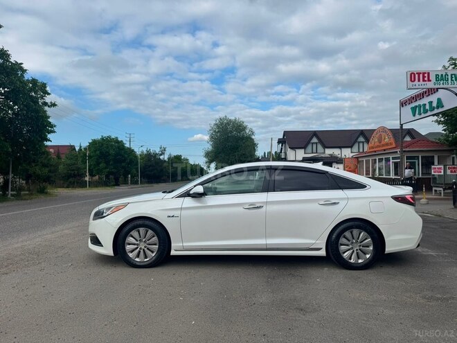 Hyundai Sonata-4