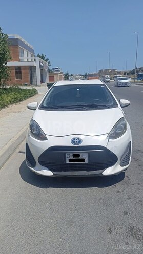 Toyota Aqua-1