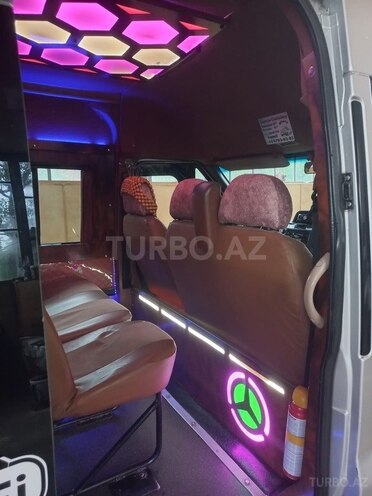Ford Transit-15