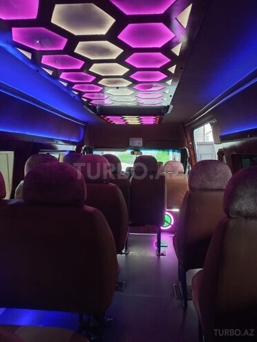 Ford Transit-12
