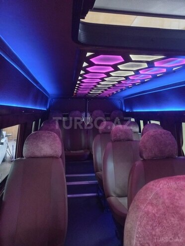 Ford Transit-11