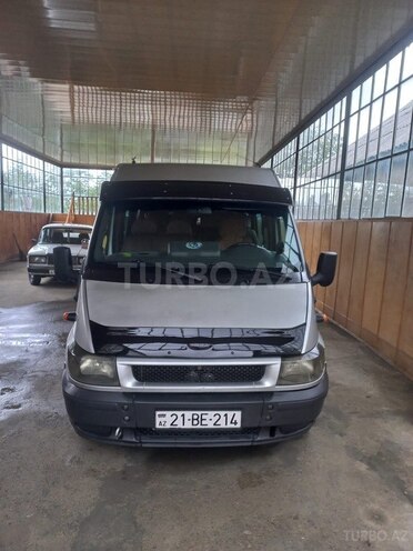 Ford Transit-1