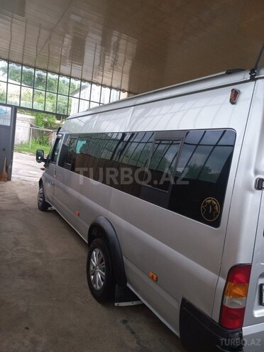 Ford Transit-5