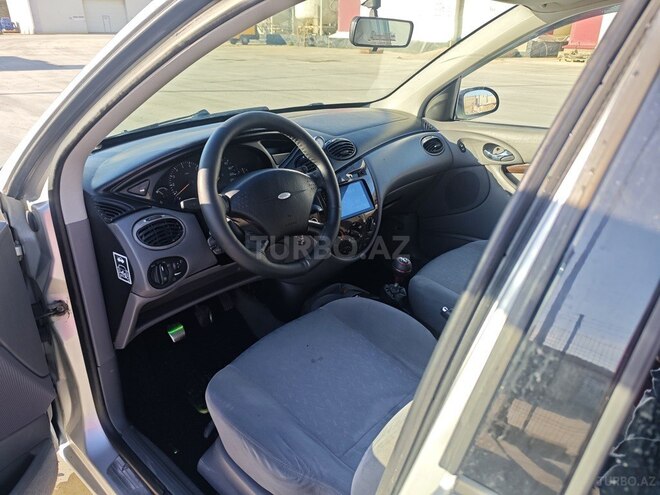 Ford Focus-6