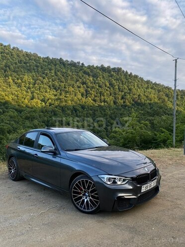 BMW 330-2