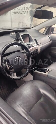 Toyota Prius-4