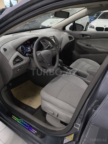 Chevrolet Cruze-10