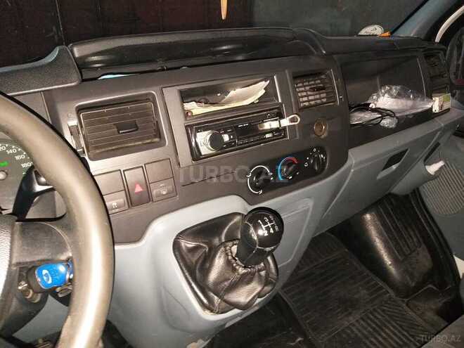 Ford Transit-3