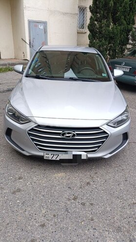 Hyundai Elantra-1