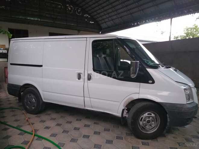 Ford Transit-4