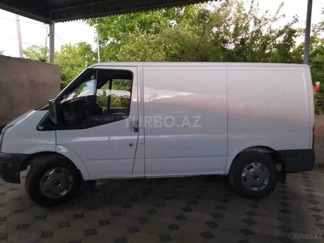Ford Transit-5