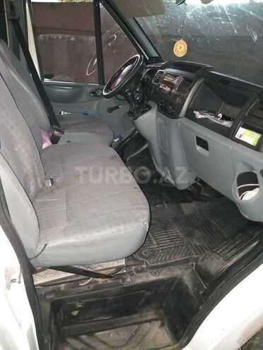 Ford Transit-6