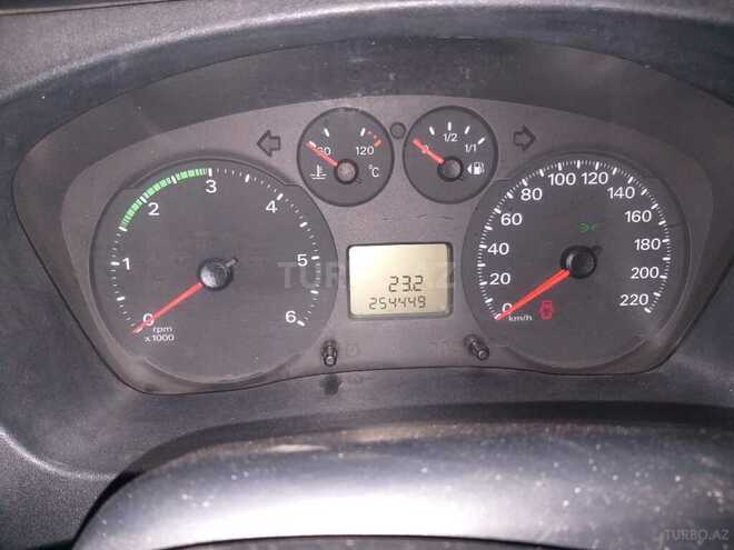 Ford Transit-7