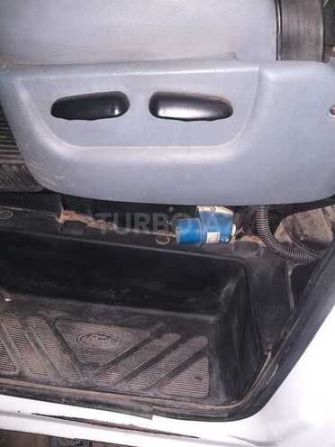 Ford Transit-8