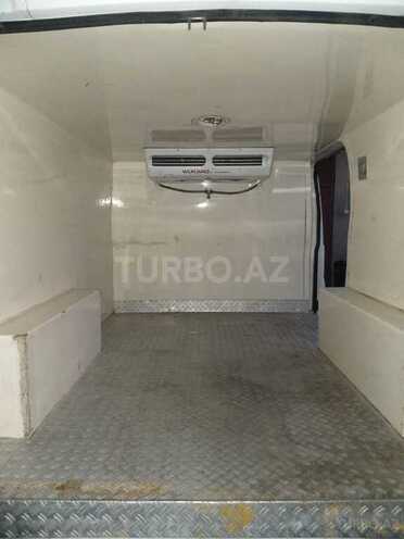 Ford Transit-9