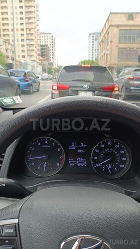 Hyundai Elantra-4