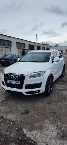 Audi Q7-1