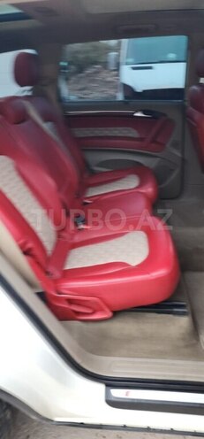 Audi Q7-6