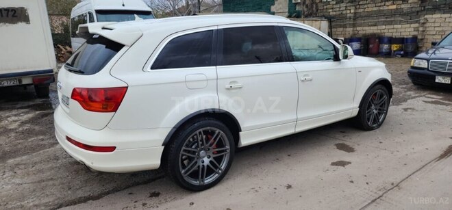 Audi Q7-3