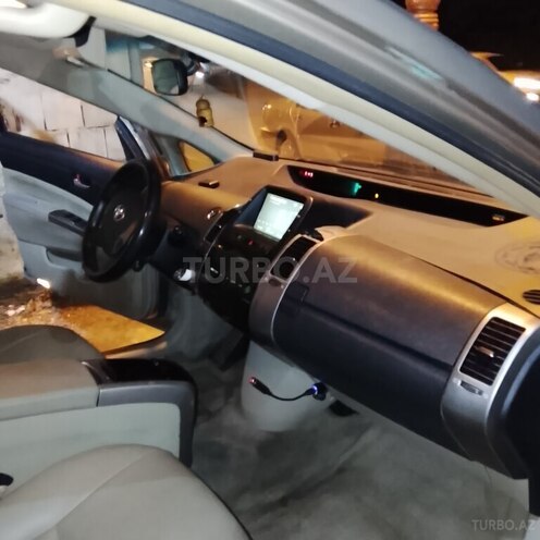 Toyota Prius-3