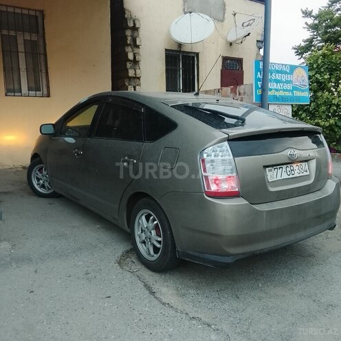Toyota Prius-2
