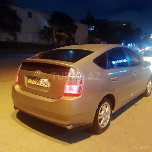 Toyota Prius-4