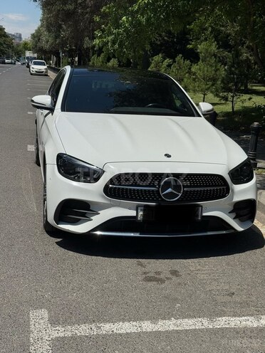 Mercedes E 300 e-1