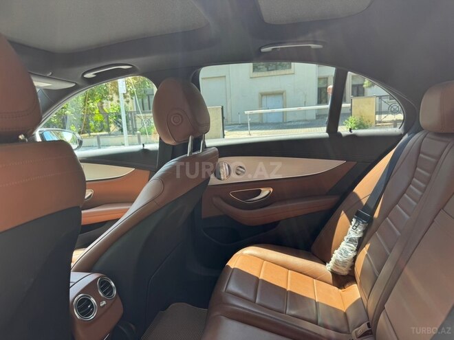 Mercedes E 300 e-7
