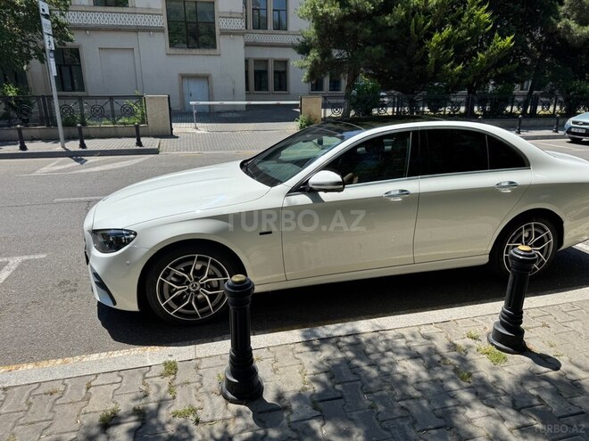 Mercedes E 300 e-15