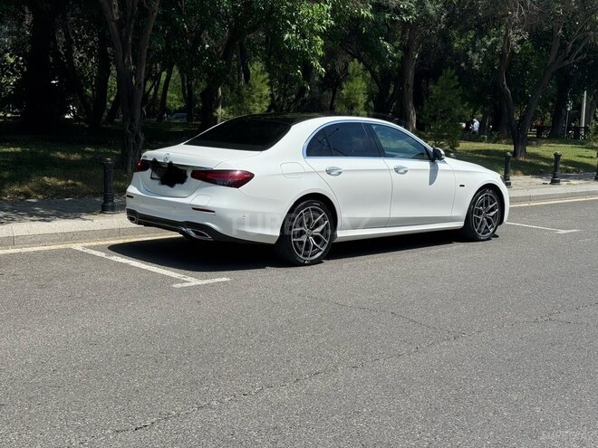 Mercedes E 300 e-10