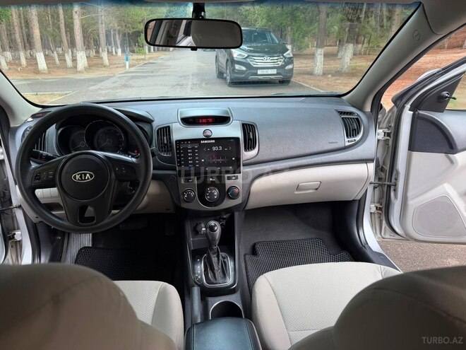 Kia Cerato-9