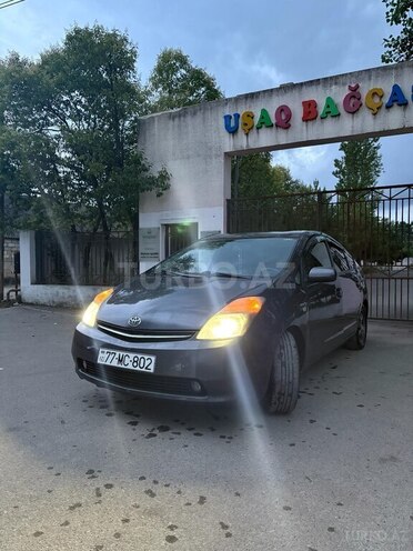 Toyota Prius-4