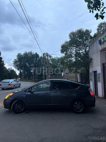 Toyota Prius-5