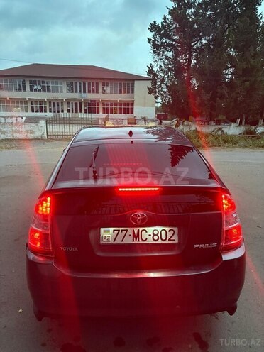 Toyota Prius-6