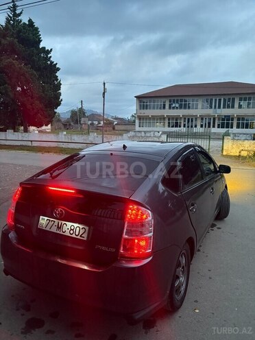 Toyota Prius-7