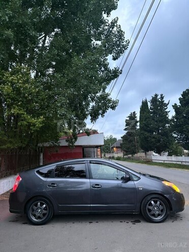 Toyota Prius-8