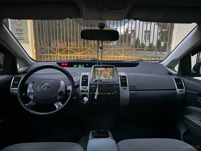 Toyota Prius-10