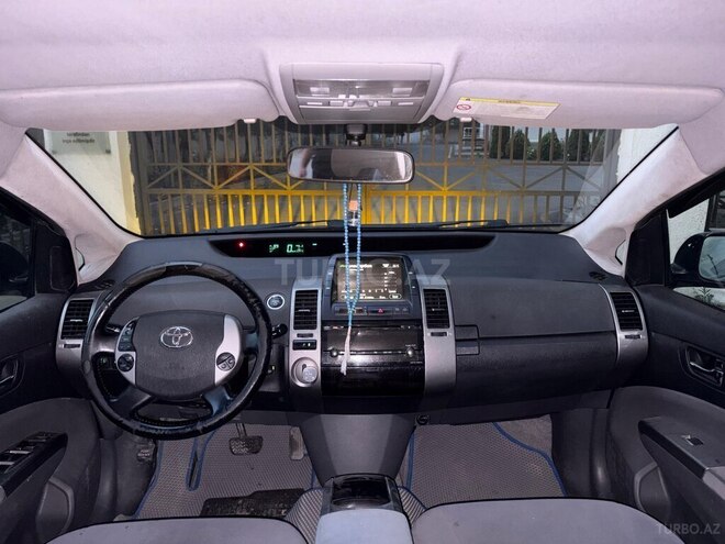 Toyota Prius-11